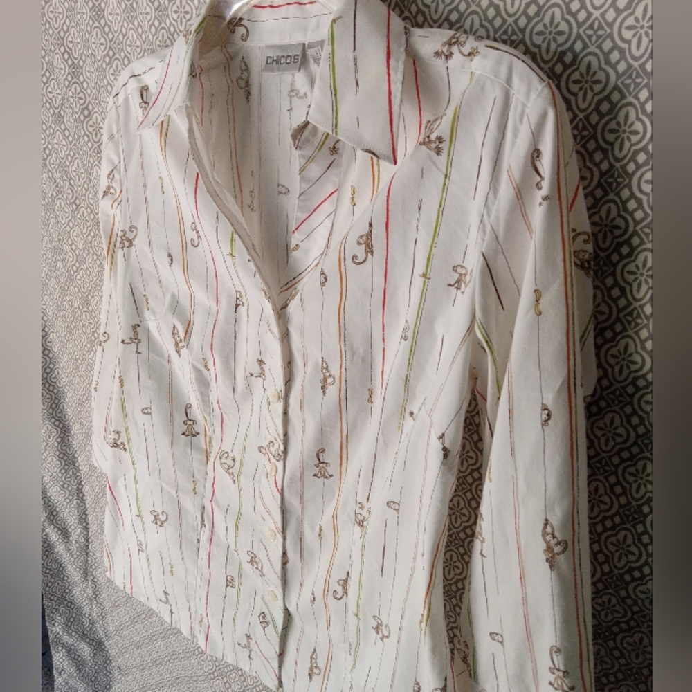 🐒🐒 Chico's Monkey Button Down Blouse🐒🐒